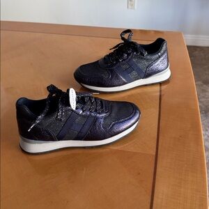 Hogan kids  Dark Blue Sneakers size 33